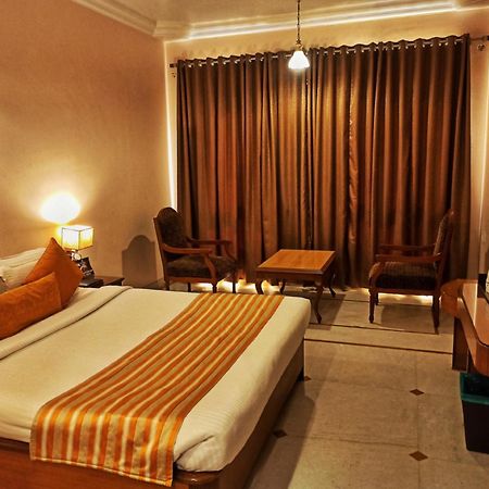 Kailash Parbat Hotel Lonavala Extérieur photo