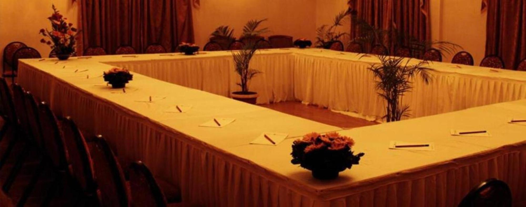 Kailash Parbat Hotel Lonavala Extérieur photo