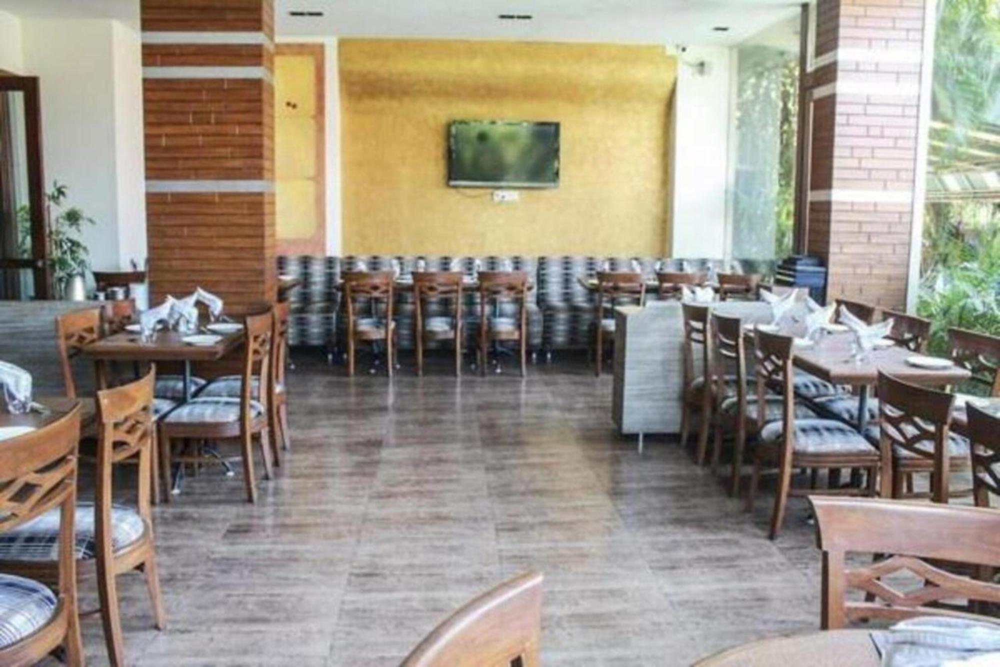 Kailash Parbat Hotel Lonavala Extérieur photo