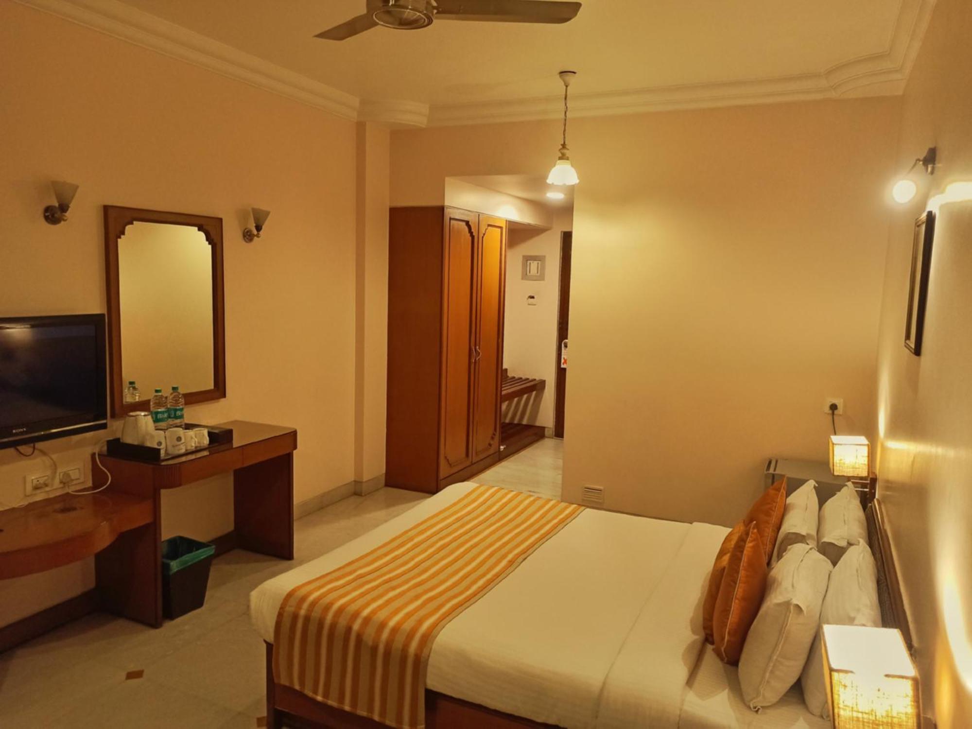 Kailash Parbat Hotel Lonavala Extérieur photo