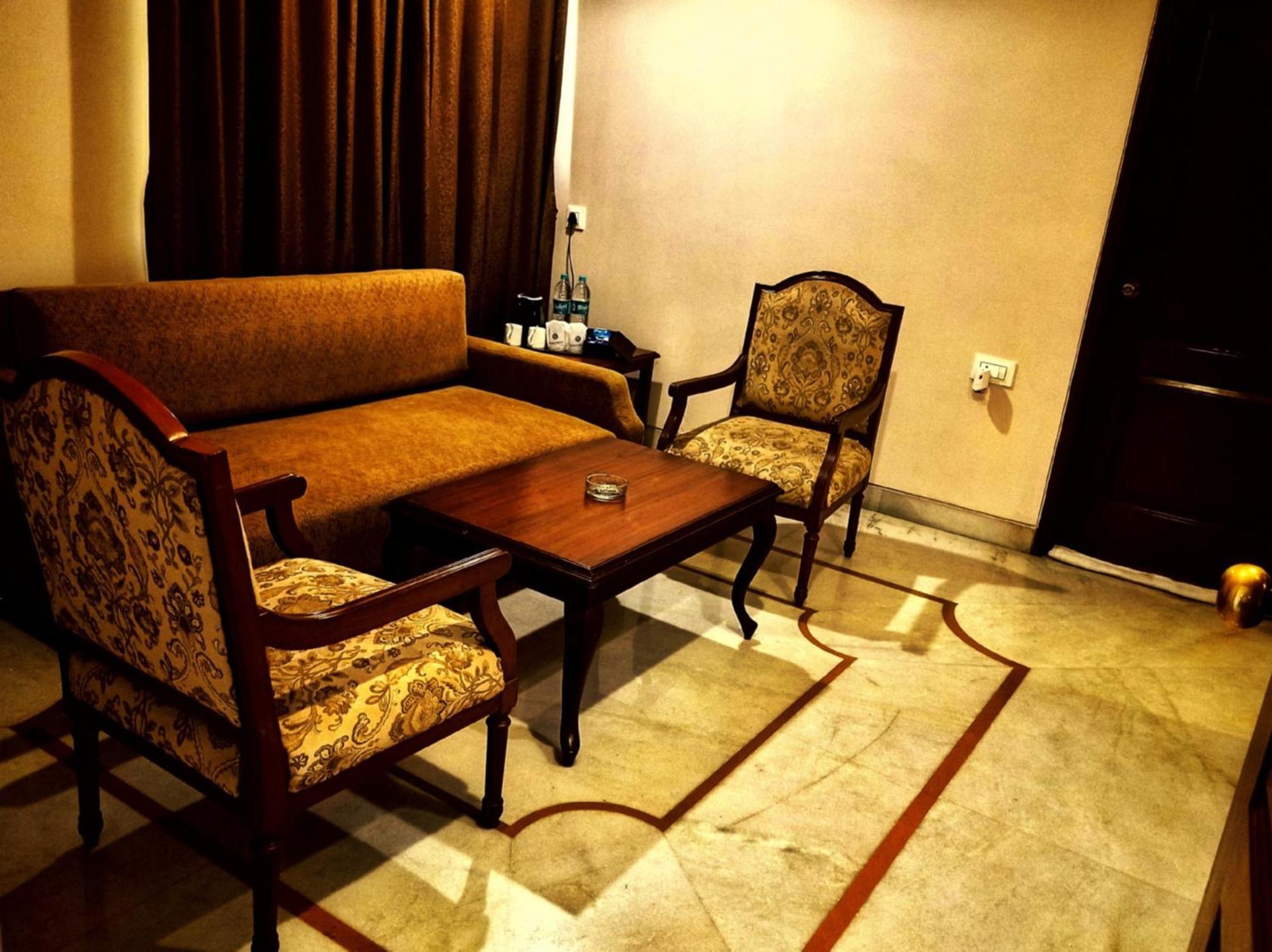 Kailash Parbat Hotel Lonavala Extérieur photo